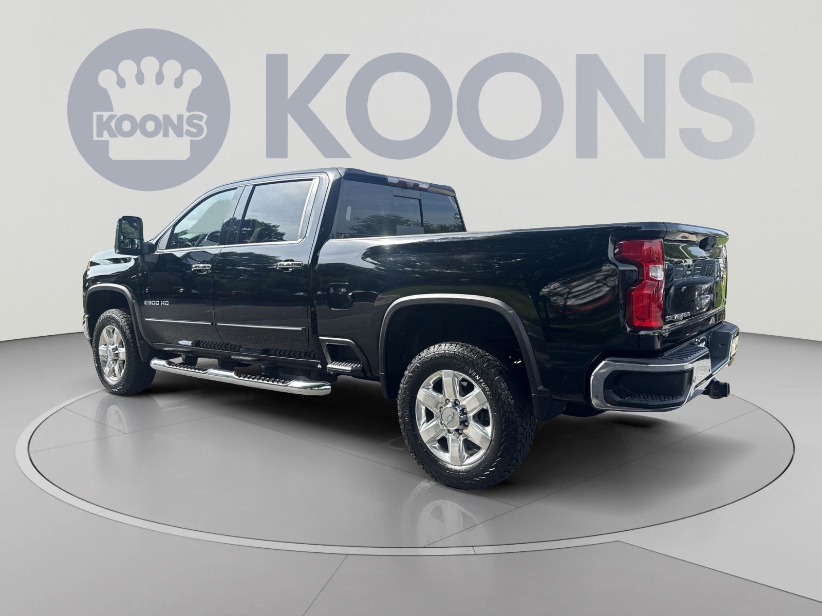 Used 2020 Chevrolet Silverado 2500 LTZ w/ LTZ Premium Package AWD/4WD image 4