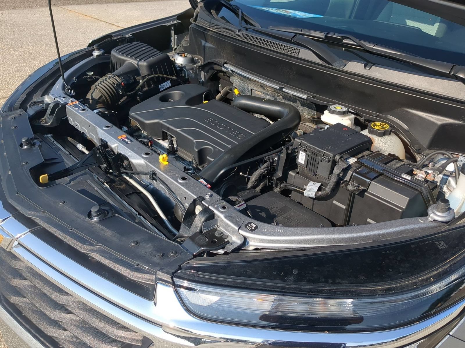 Certified 2024 Chevrolet Equinox LS w/ LPO, Cargo Package FWD image 30