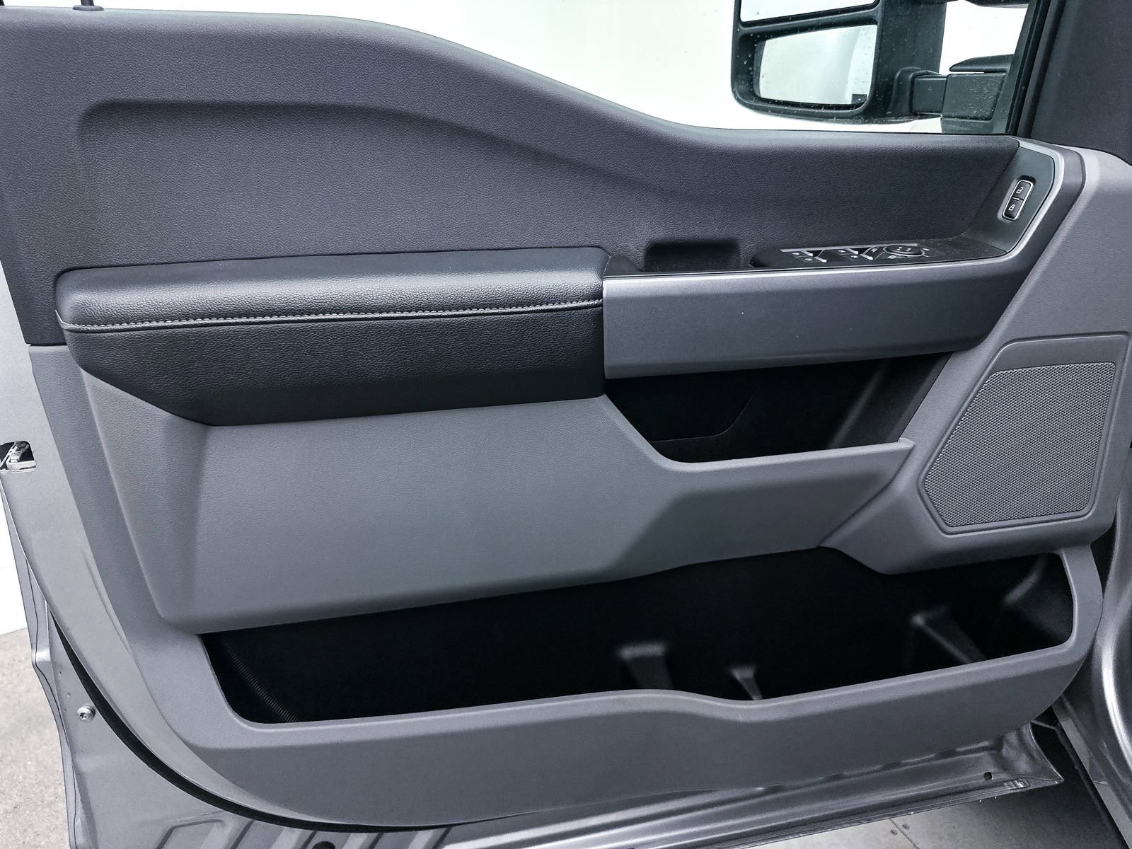 Used 2024 Ford F250 XLT w/ FX4 Off-Road Package image 14