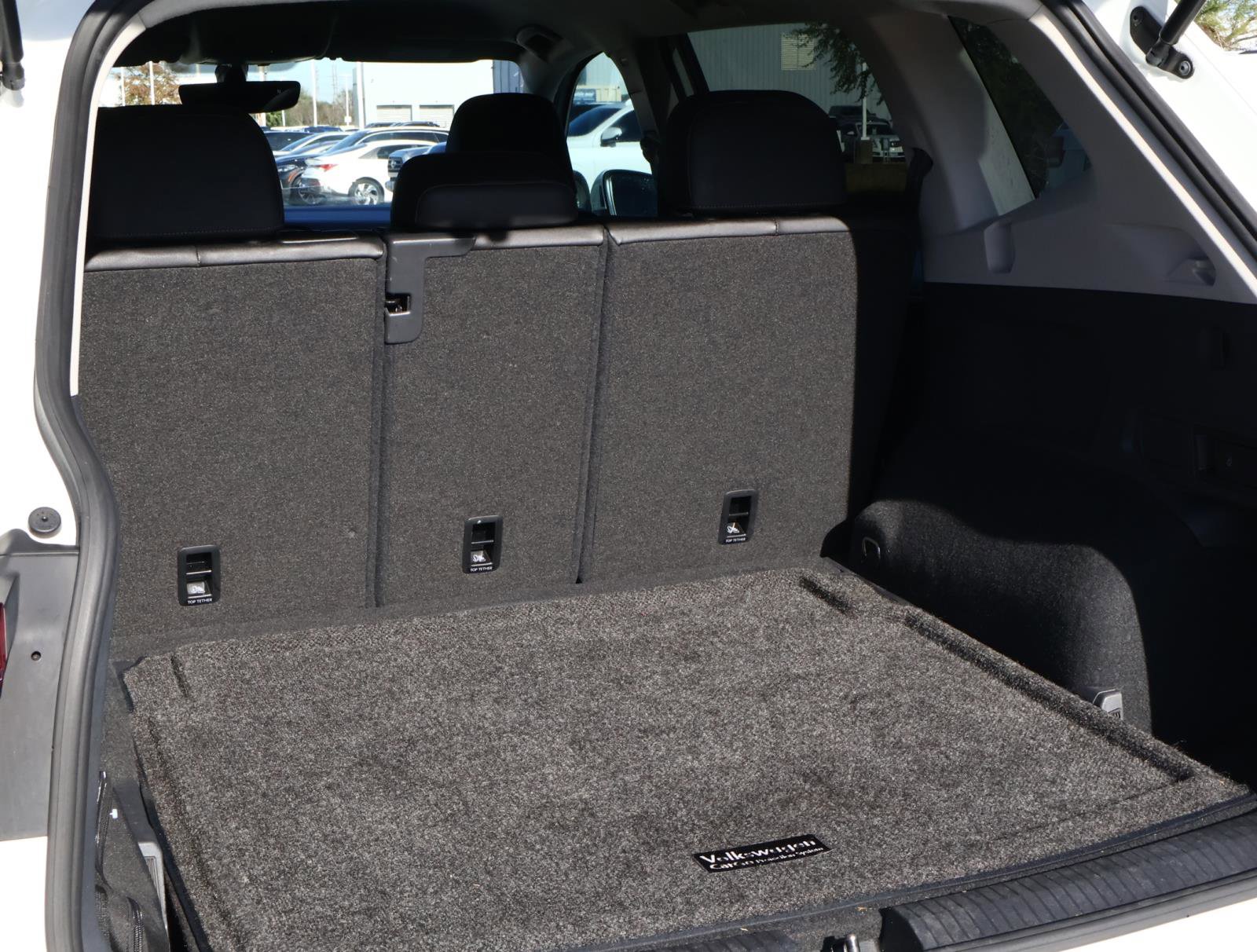 Used 2020 Volkswagen Tiguan SE image 21