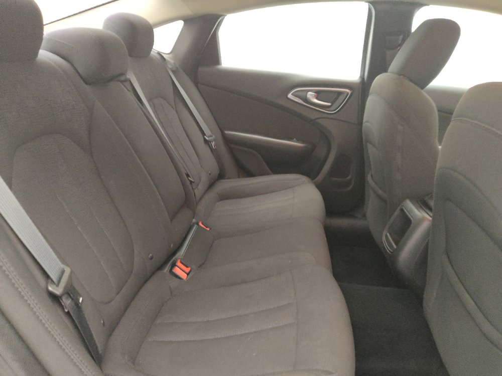 Used 2015 Chrysler 200 Limited FWD image 19