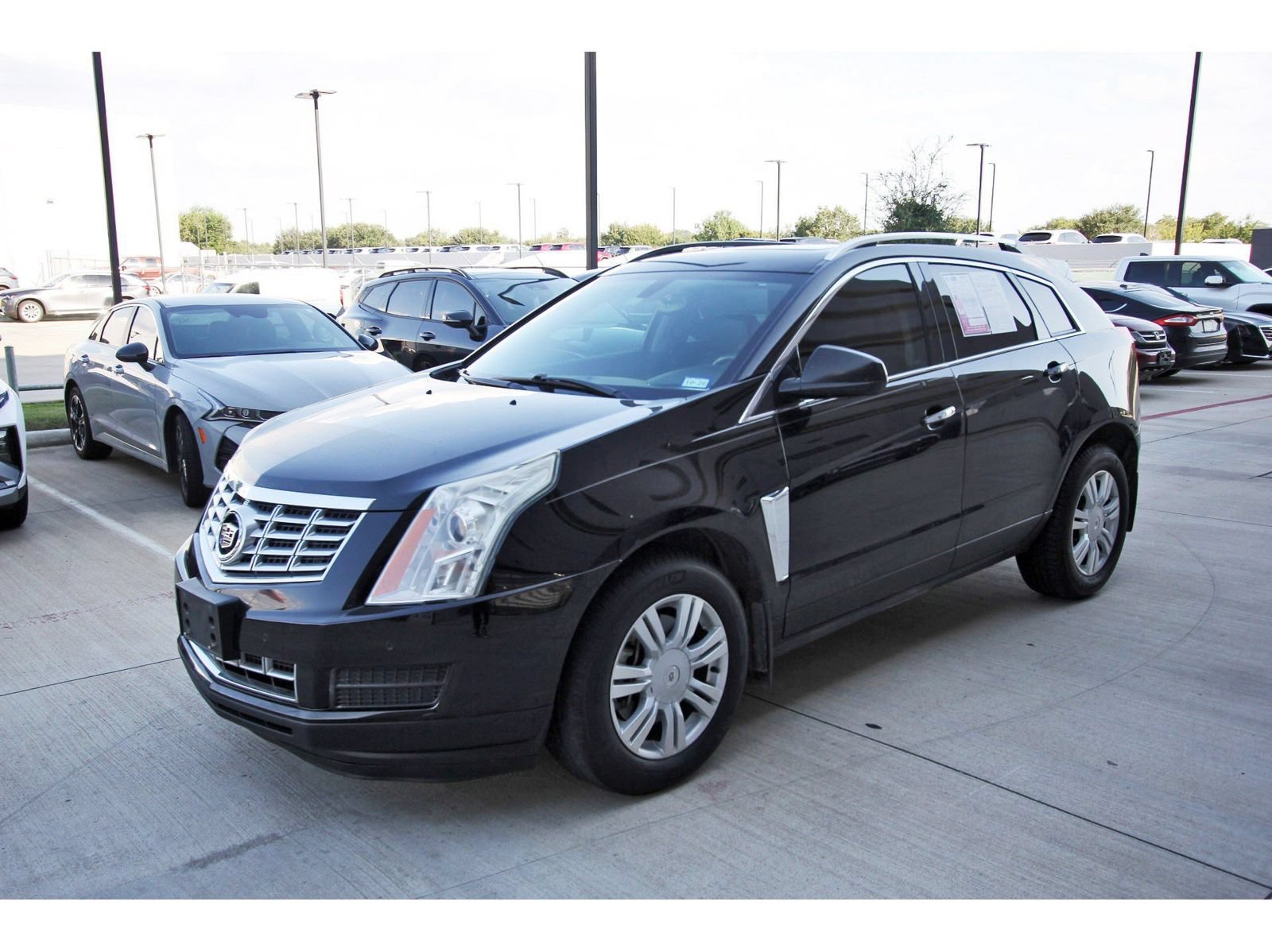 Used 2015 Cadillac SRX Luxury FWD image 3