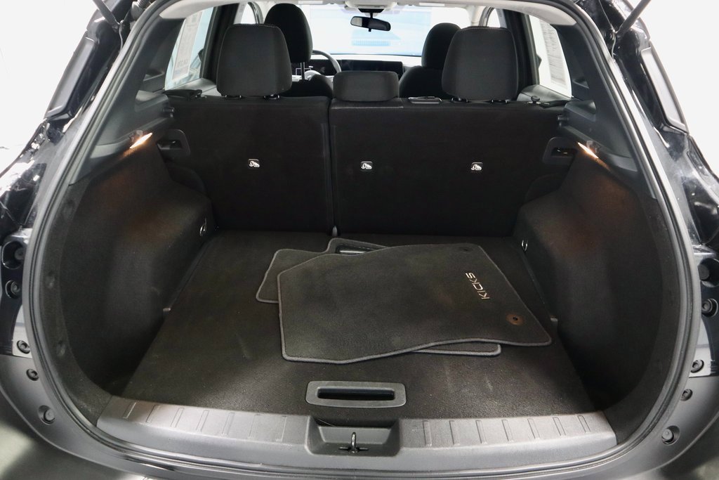 Certified 2025 Nissan Kicks SV image 13