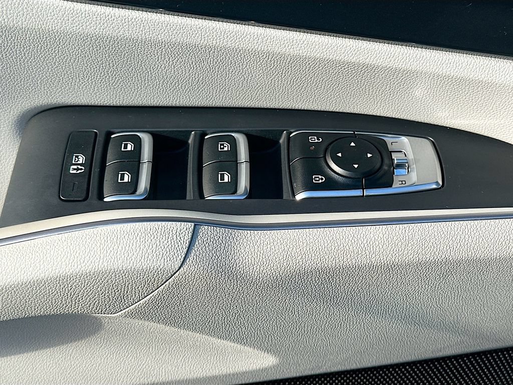 Certified 2025 Kia Sorento S w/ Panoramic Sunroof Package FWD image 18