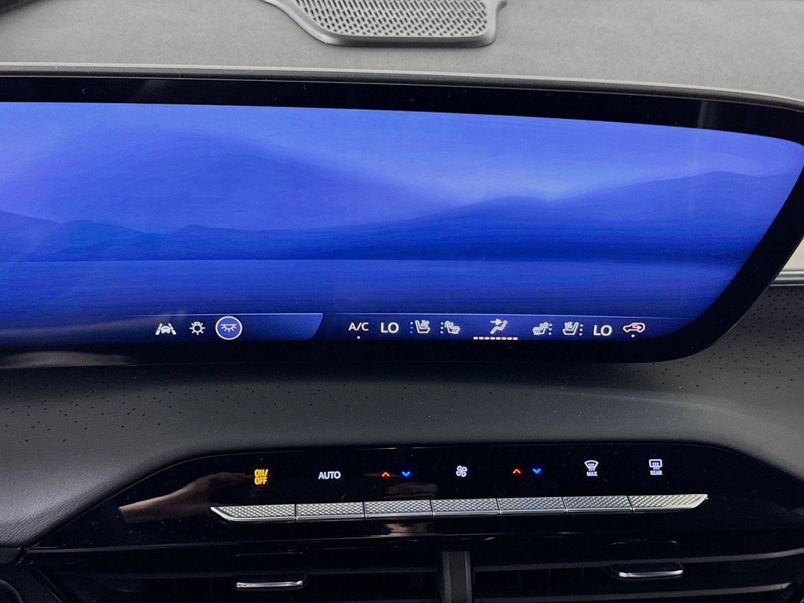 Certified 2025 Buick Enclave Avenir w/ Super Cruise Package AWD/4WD image 12