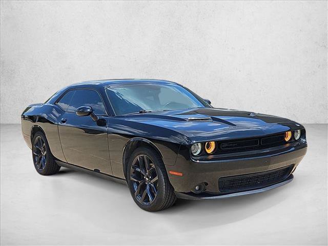 Used 2019 Dodge Challenger SXT w/ Blacktop Package RWD image 3