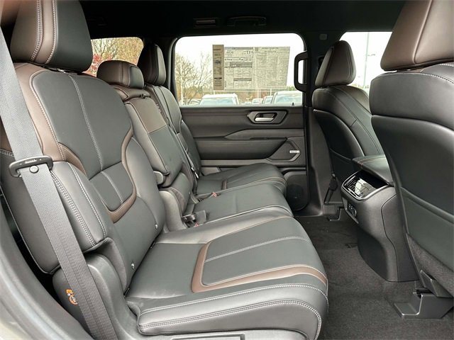 New 2025 Nissan Armada SL w/ Convenience Package image 11