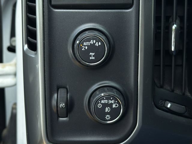 Used 2018 Chevrolet Silverado 1500 LT w/ All Star Edition image 29