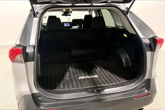 Used 2021 Toyota RAV4 XLE w/ XLE Grade Weather Package image 40