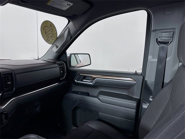 Used 2025 Chevrolet Silverado 1500 LT image 24