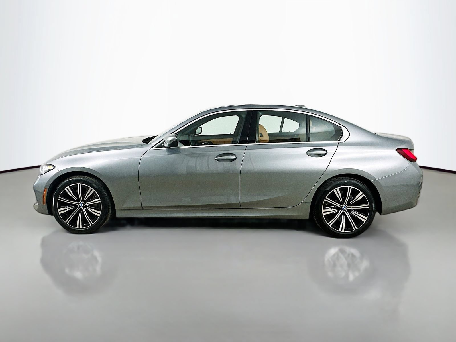 Used 2025 BMW 330i xDrive Sedan AWD/4WD image 8