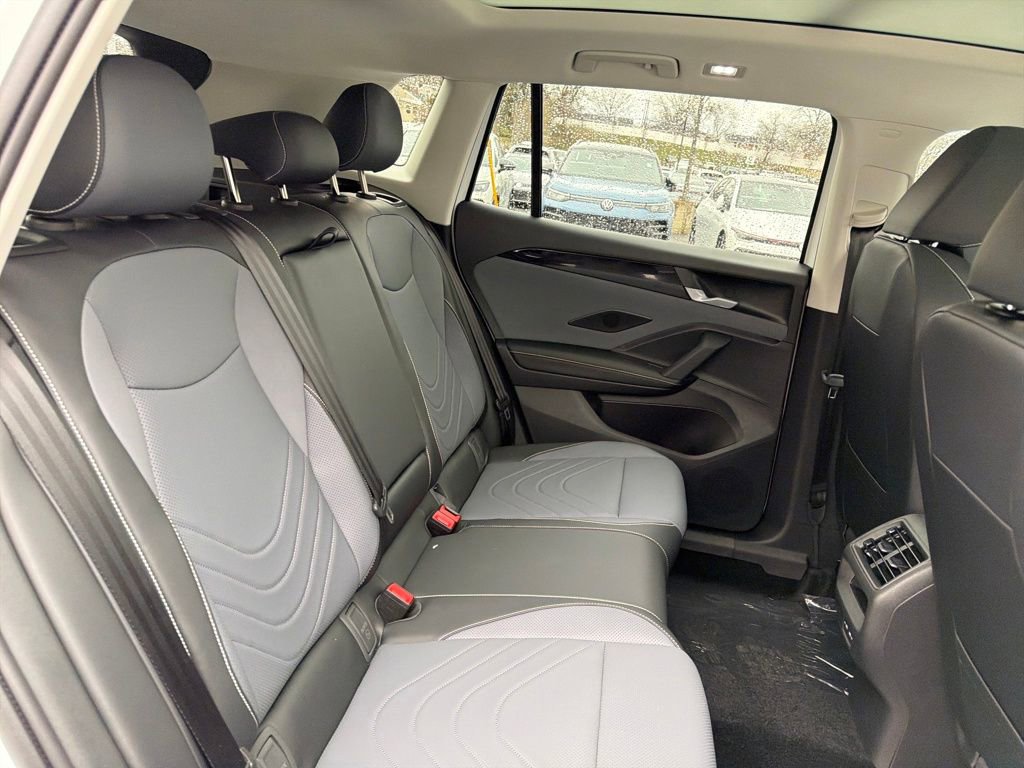 New 2026 Volkswagen Tiguan SE AWD/4WD image 32