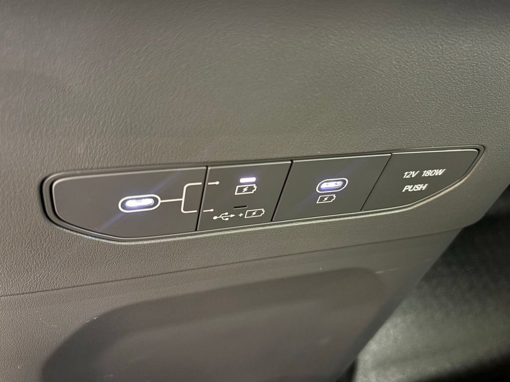 Used 2024 Kia EV9 GT-Line AWD/4WD image 35