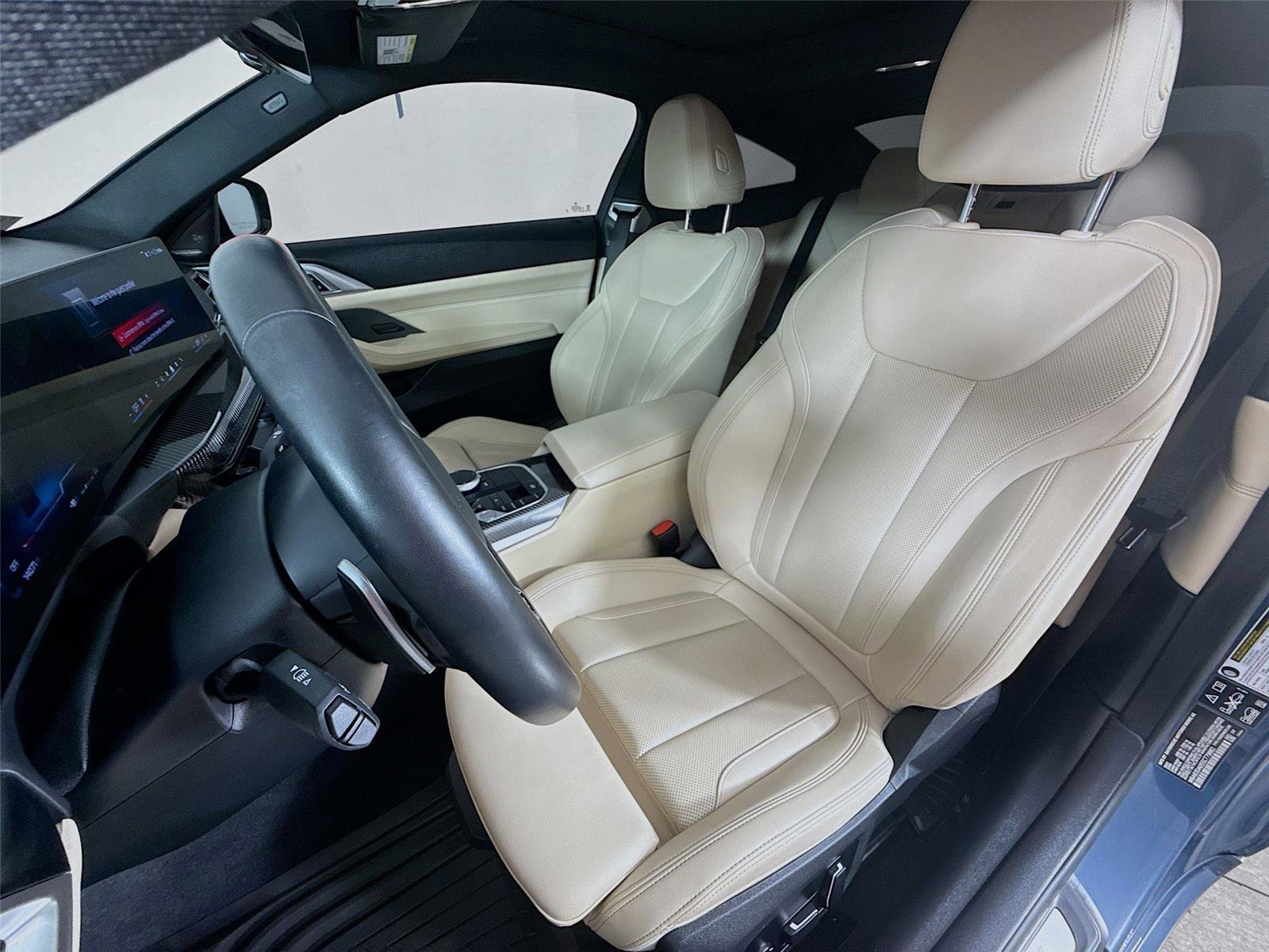 Used 2025 BMW 440i xDrive Coupe w/ Premium Package image 2