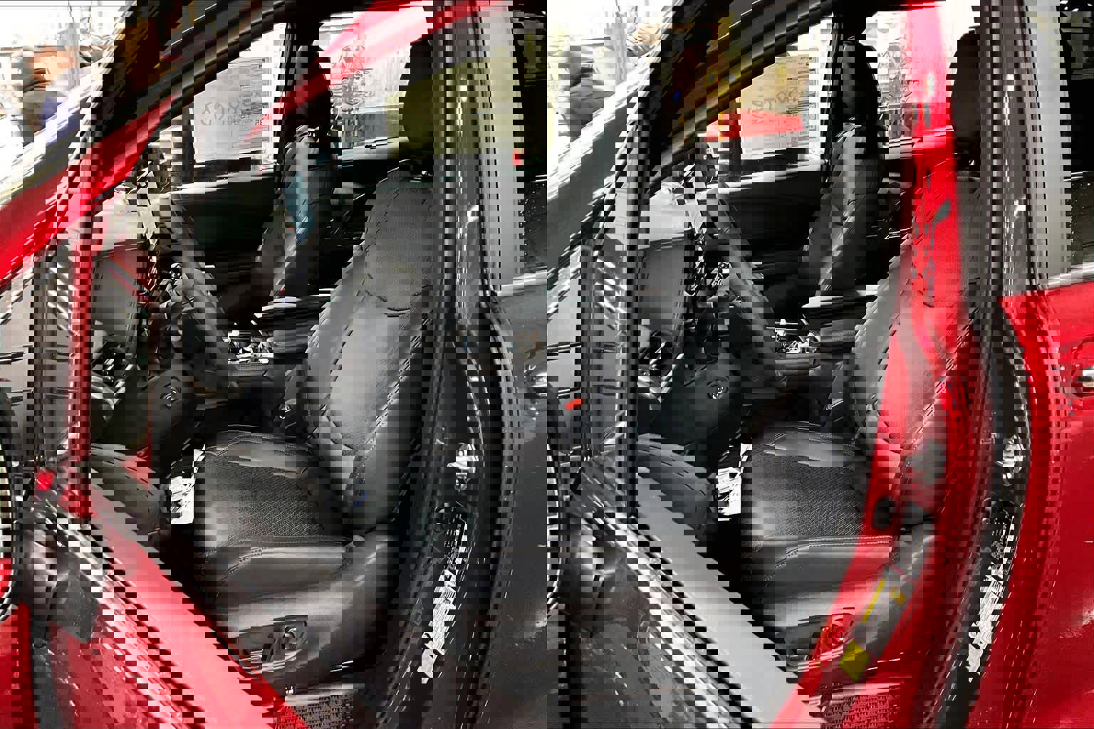 New 2025 Toyota Sienna Platinum image 9