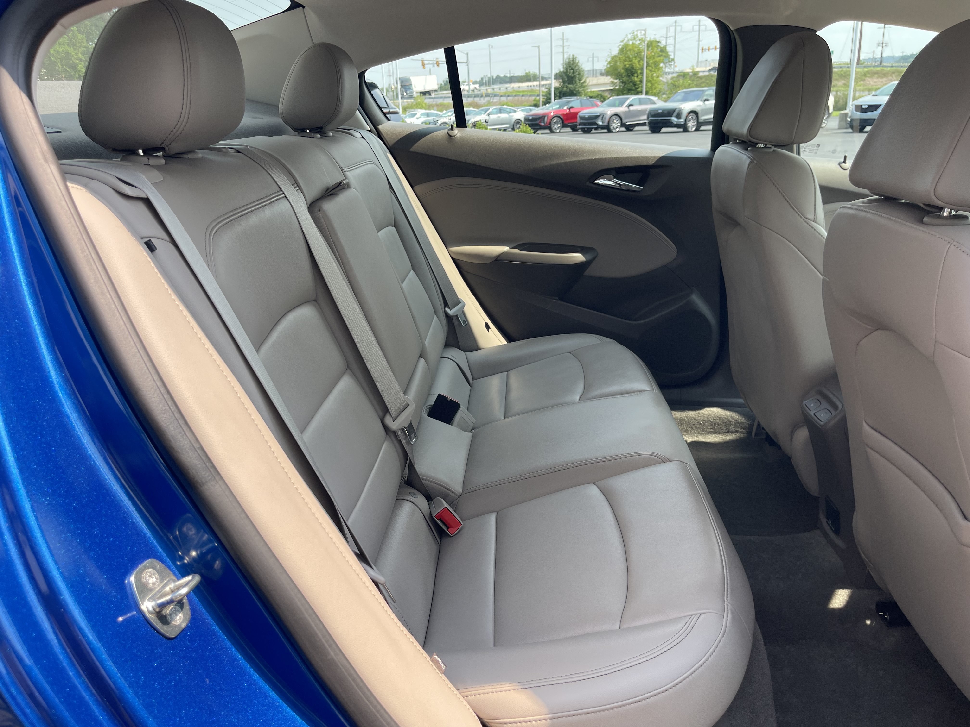 Used 2017 Chevrolet Cruze Premier w/ RS Package FWD image 21