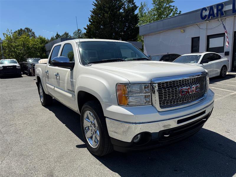 Used 2013 GMC Sierra 1500 SLT w/ SLT White Diamond Edition AWD/4WD image 4