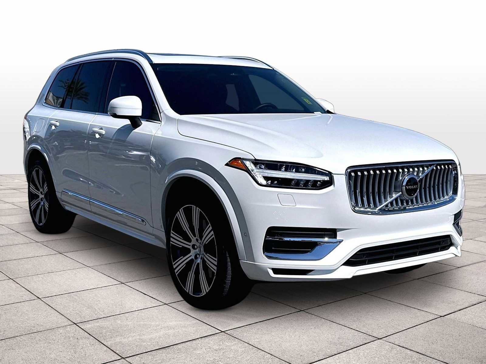 Used 2024 Volvo XC90 T8 Plus w/ Protection Package Premier AWD/4WD image 2