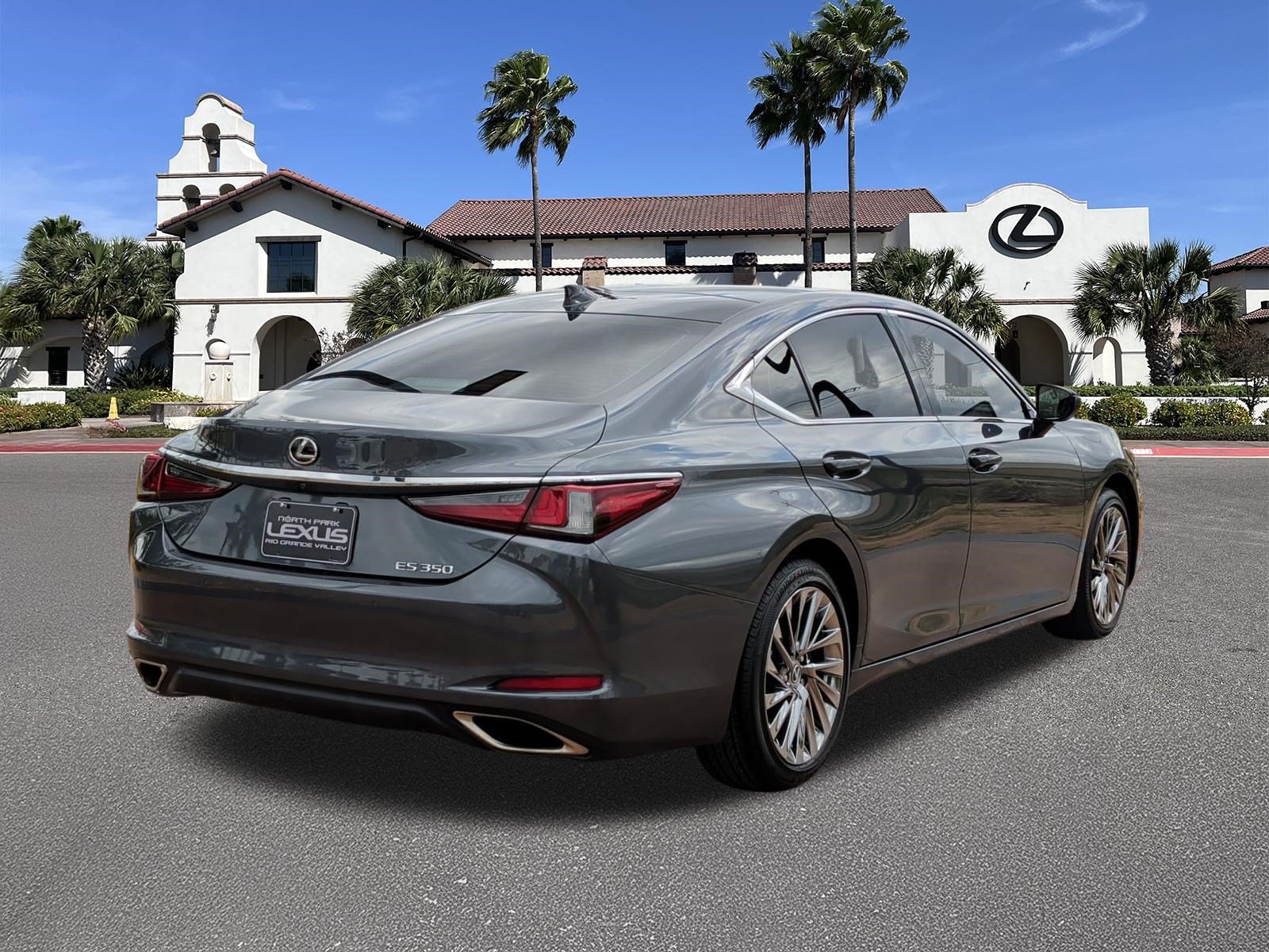 Used 2024 Lexus ES 350 w/ Technology Package FWD image 2