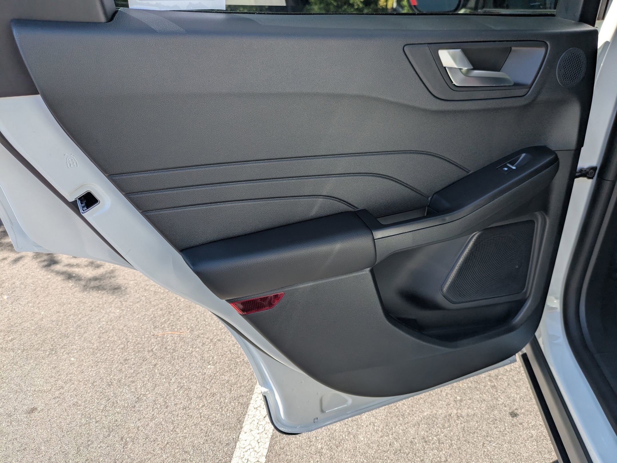 New 2025 Ford Escape SE w/ PHEV Premium Package image 27