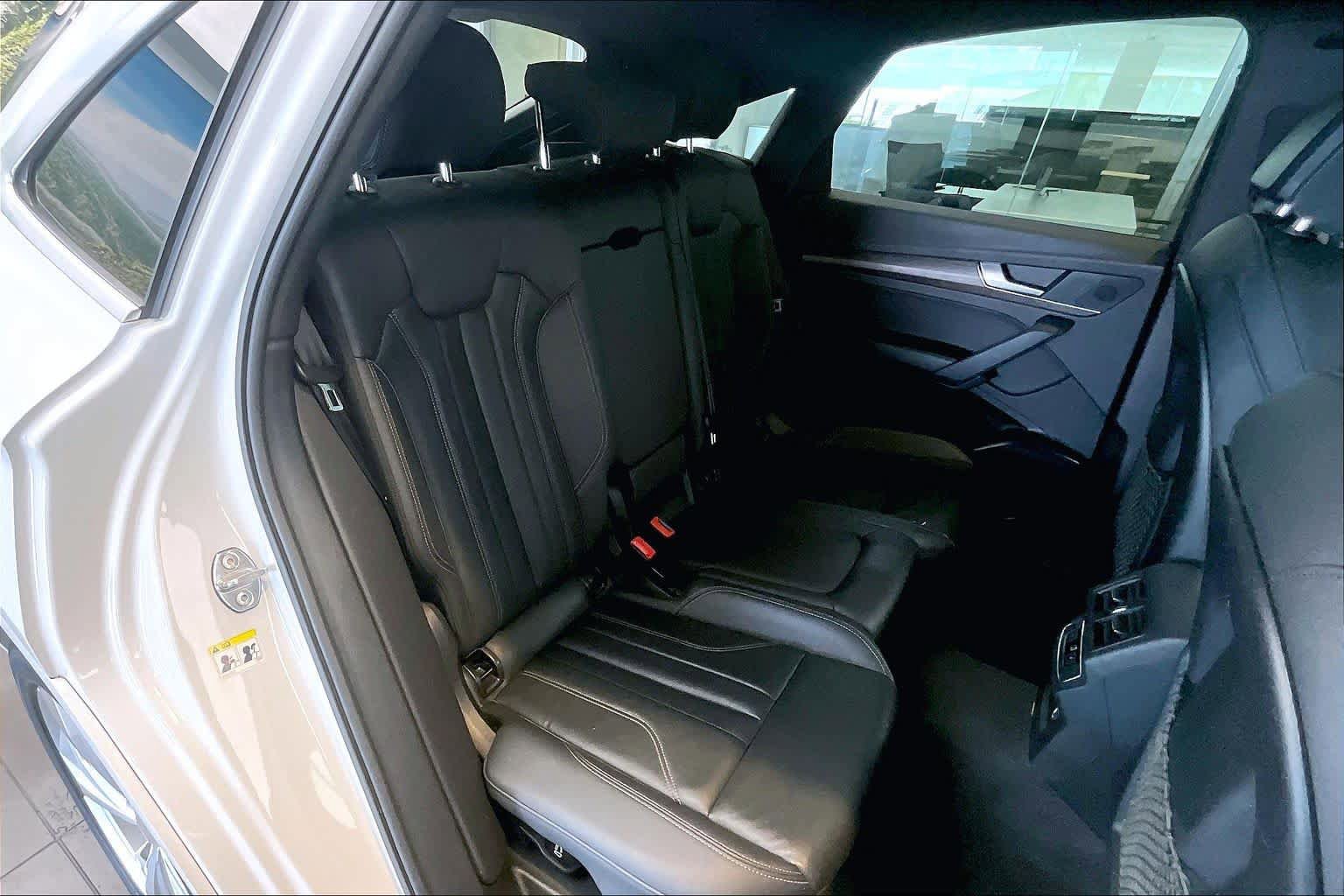 Used 2023 Audi Q5 2.0T Premium w/ Convenience Package AWD/4WD image 21