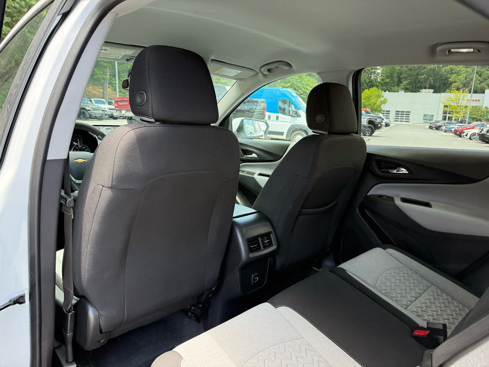 Used 2023 Chevrolet Equinox LT FWD image 25