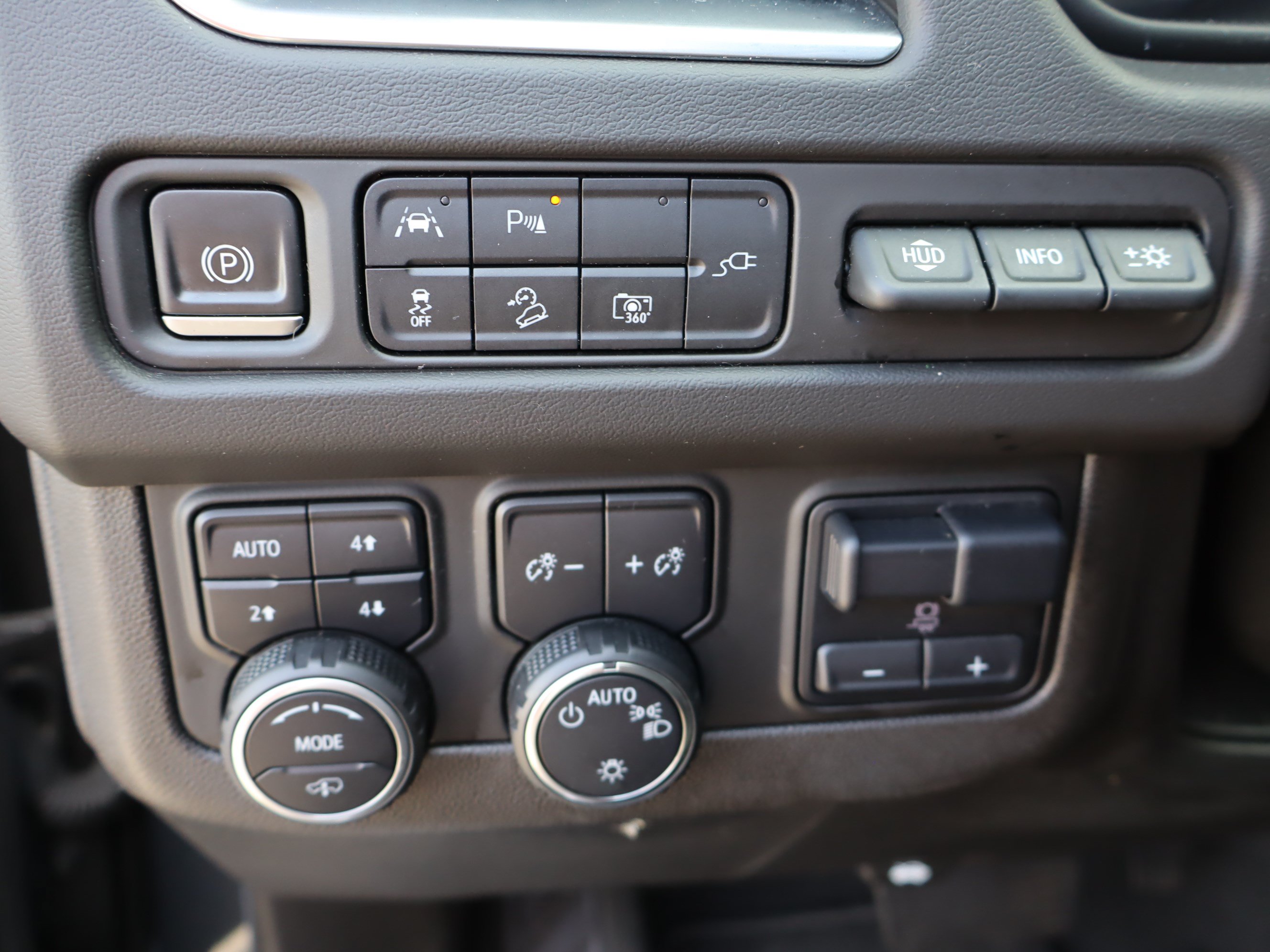 Used 2022 Chevrolet Tahoe High Country AWD/4WD image 22