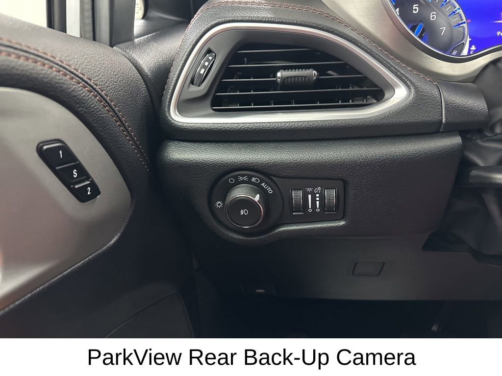 Used 2026 Chrysler Pacifica Pinnacle image 39