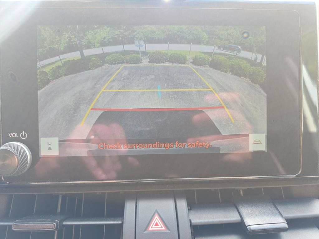 Used 2025 Toyota RAV4 XLE AWD/4WD image 28