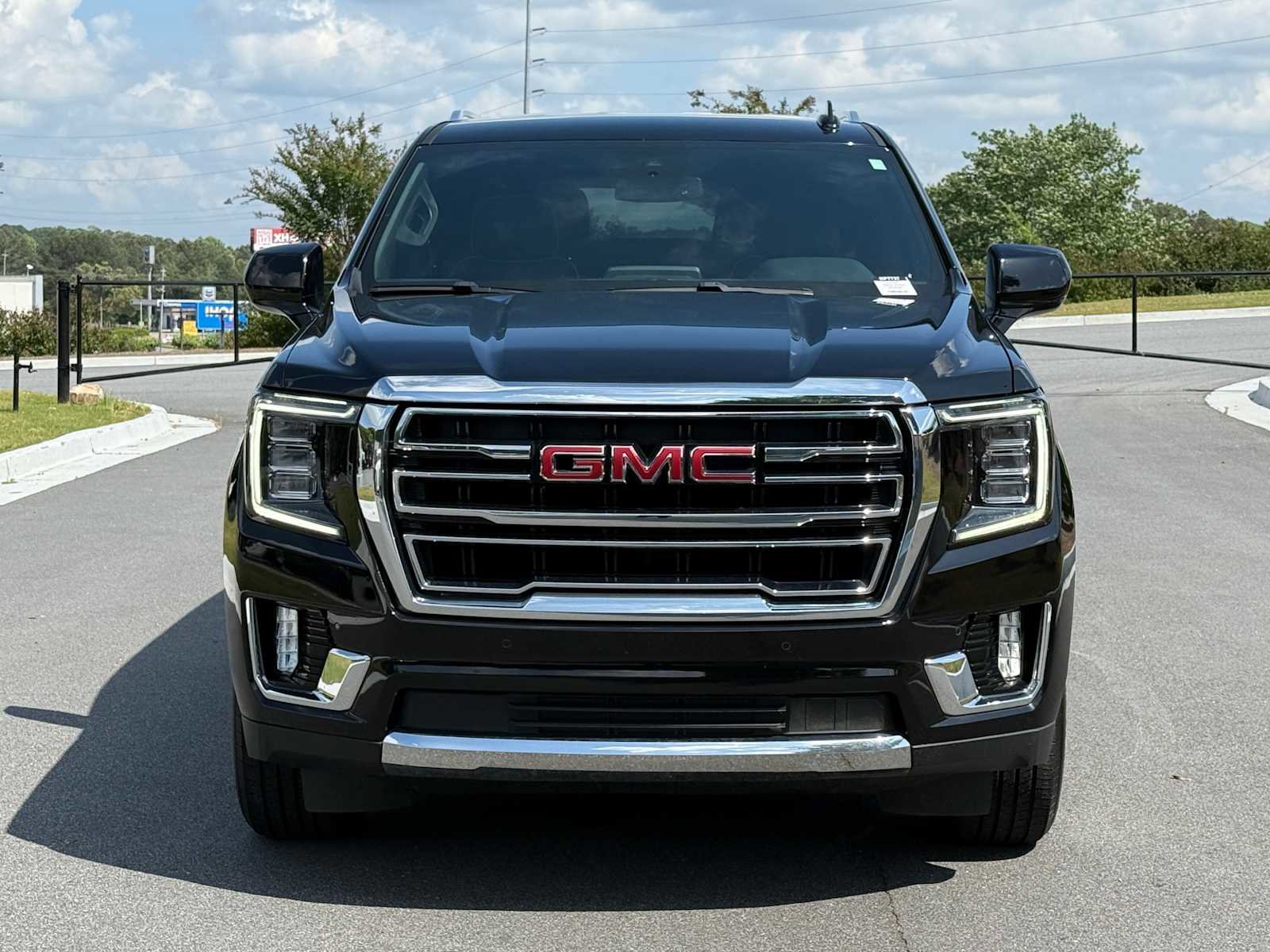 Used 2024 GMC Yukon SLT RWD image 8