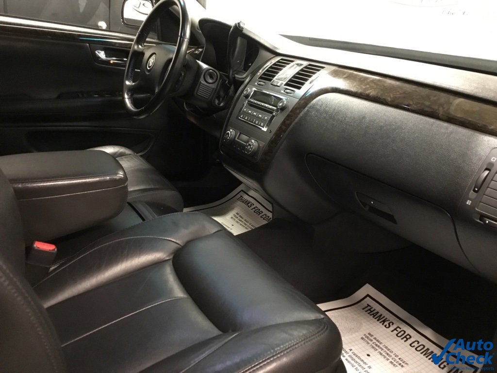 Used 2011 Cadillac DTS Limousine image 34