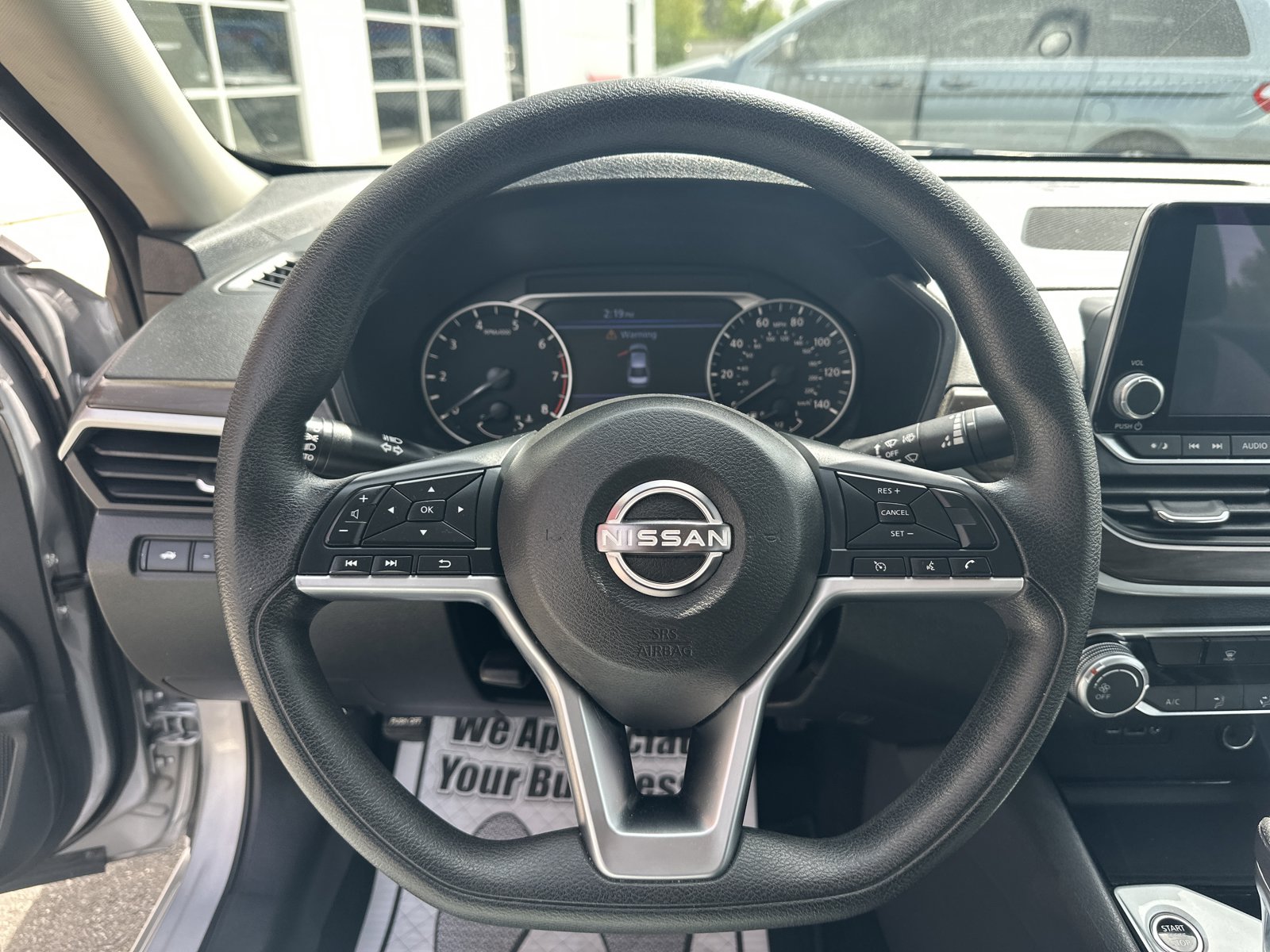 Used 2024 Nissan Altima 2.5 SV FWD image 11