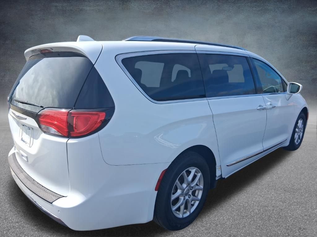 Used 2020 Chrysler Pacifica Touring-L FWD image 7