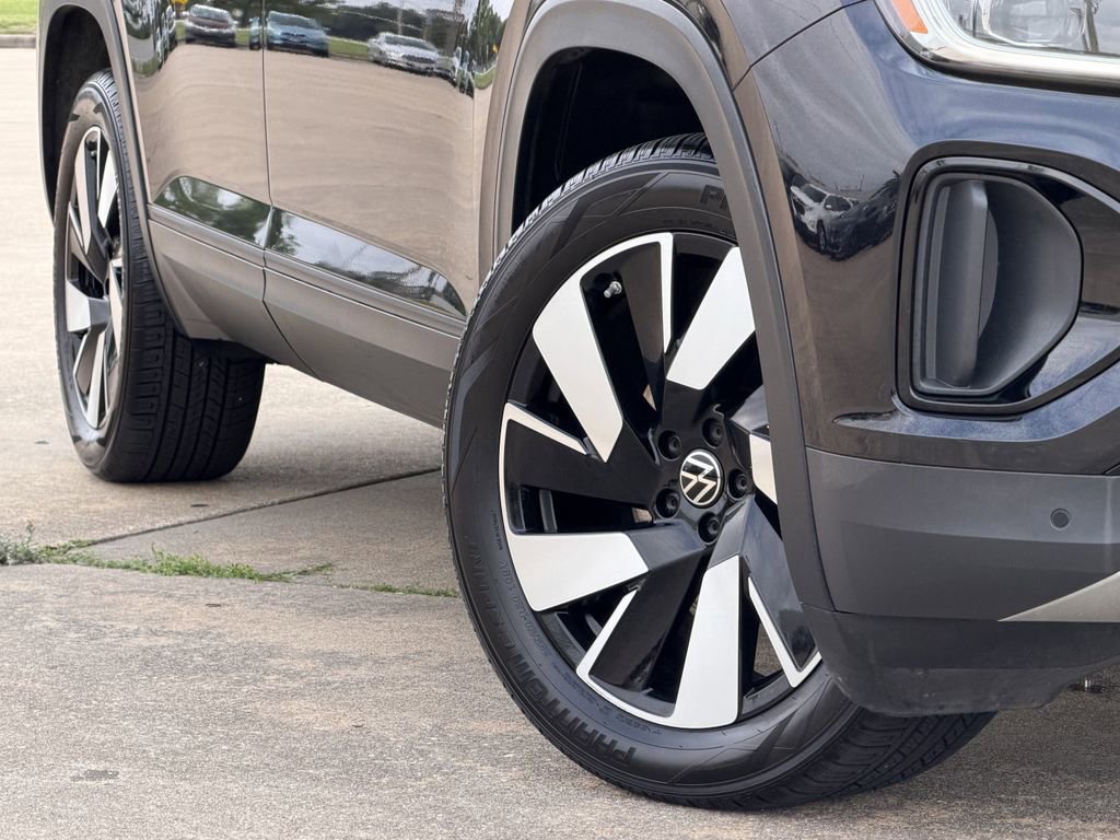 Used 2024 Volkswagen Atlas Cross Sport SE FWD image 16