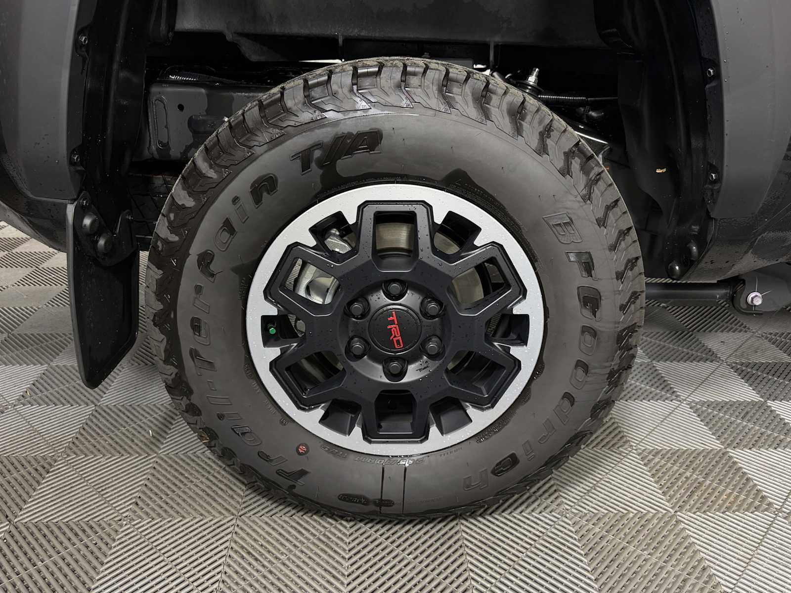 Used 2025 Toyota Tacoma TRD Off-Road AWD/4WD image 16