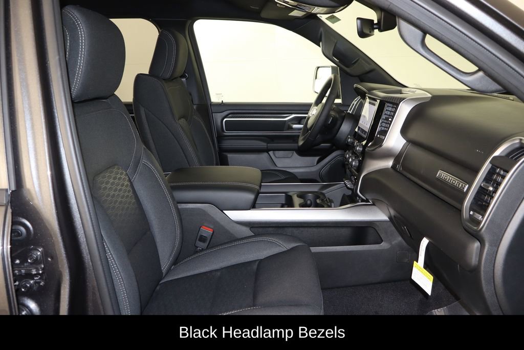 New 2026 RAM 1500 4x4 Crew Cab image 18