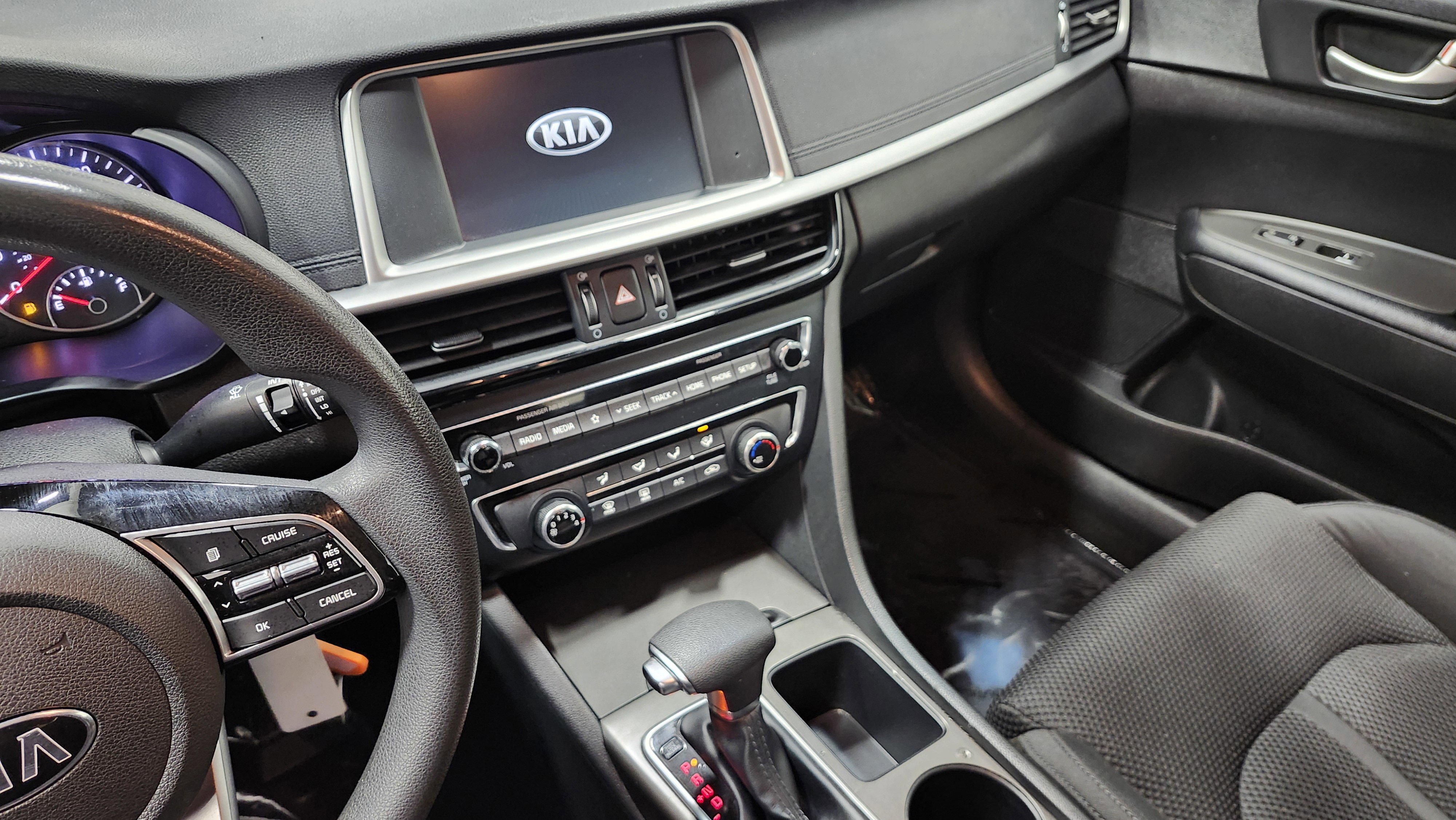 Used 2020 Kia Optima LX image 27