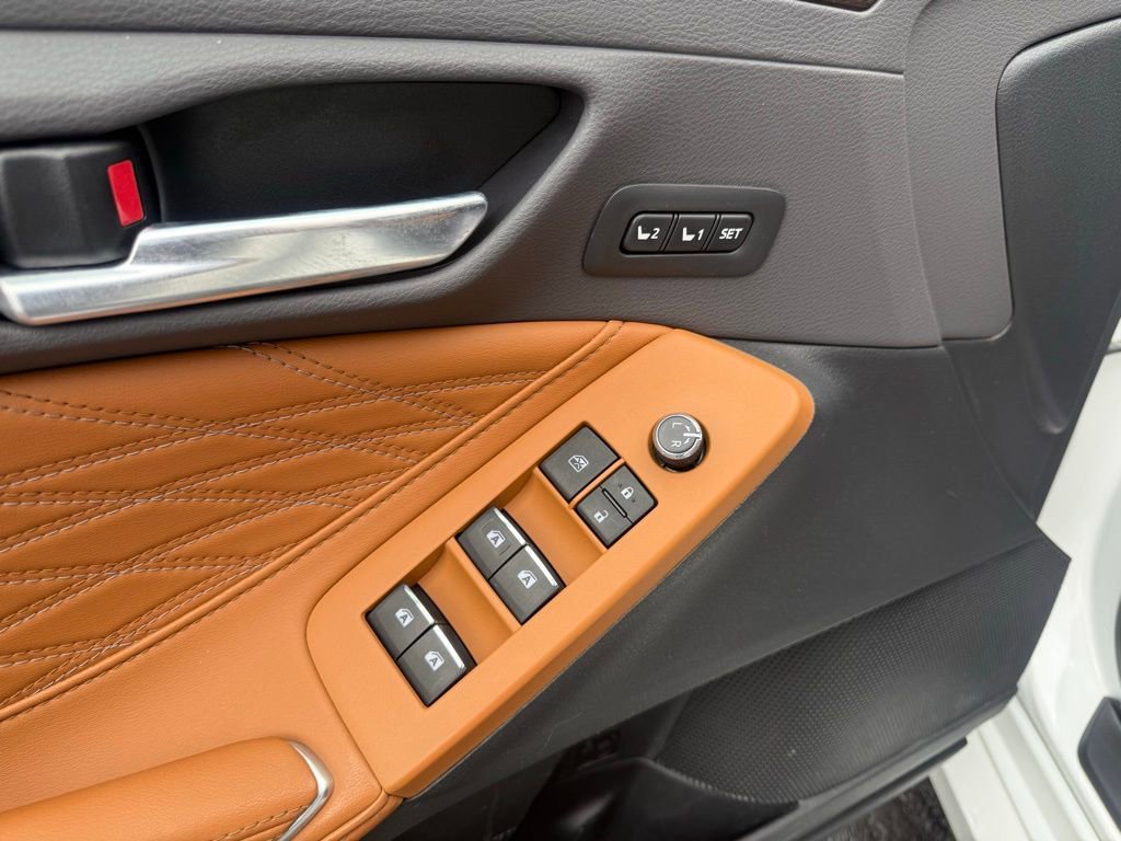 Used 2019 Toyota Avalon Limited w/ Advanced Safety Package image 12