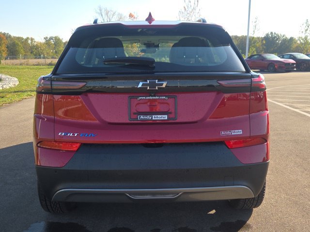 Used 2023 Chevrolet Bolt EUV Premier w/ Sun & Sound Package FWD image 8