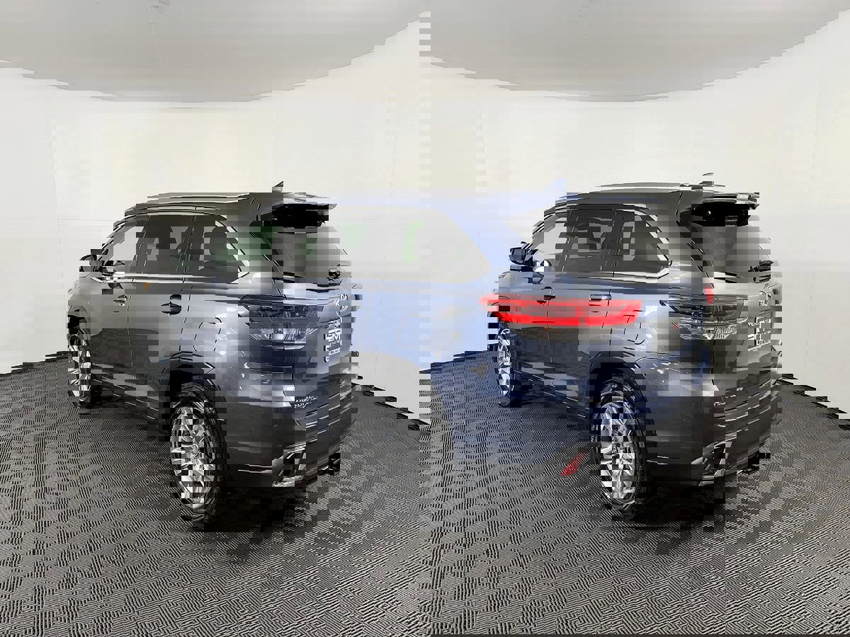 Used 2018 Toyota Highlander Limited image 18