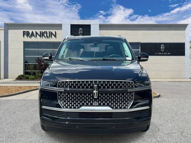 New 2027 Lincoln Navigator Reserve AWD/4WD image 2