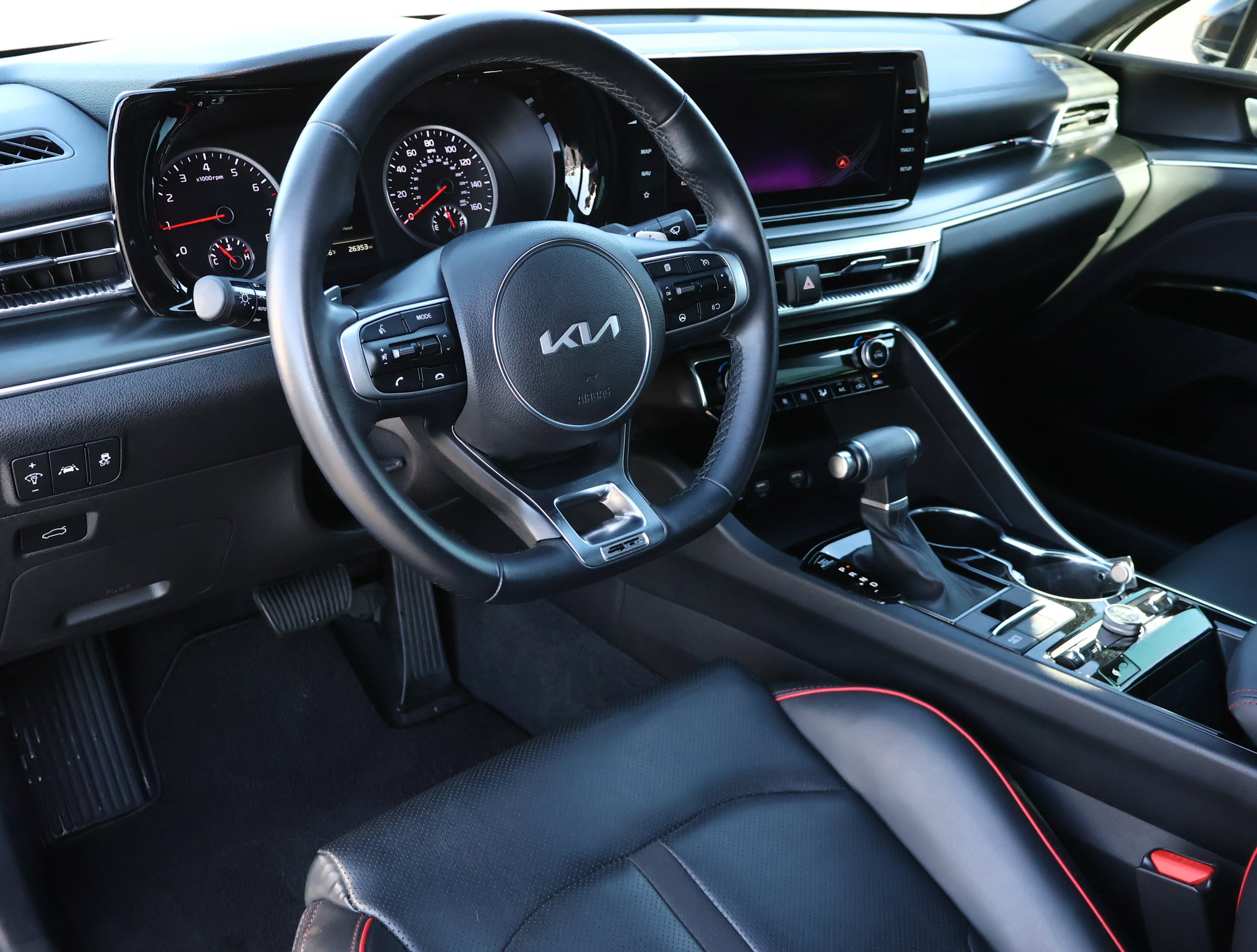 Used 2024 Kia K5 GT image 3