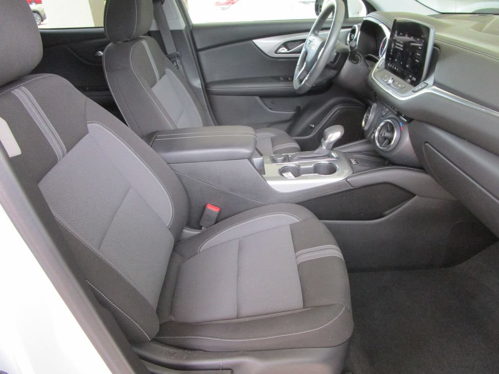 Used 2024 Chevrolet Blazer LT w/ Convenience Package FWD image 25