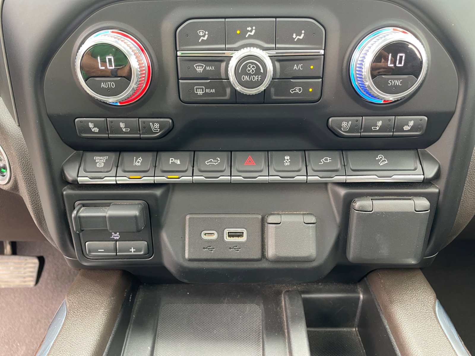 Used 2021 GMC Sierra 2500 Denali w/ Denali Ultimate Package image 11