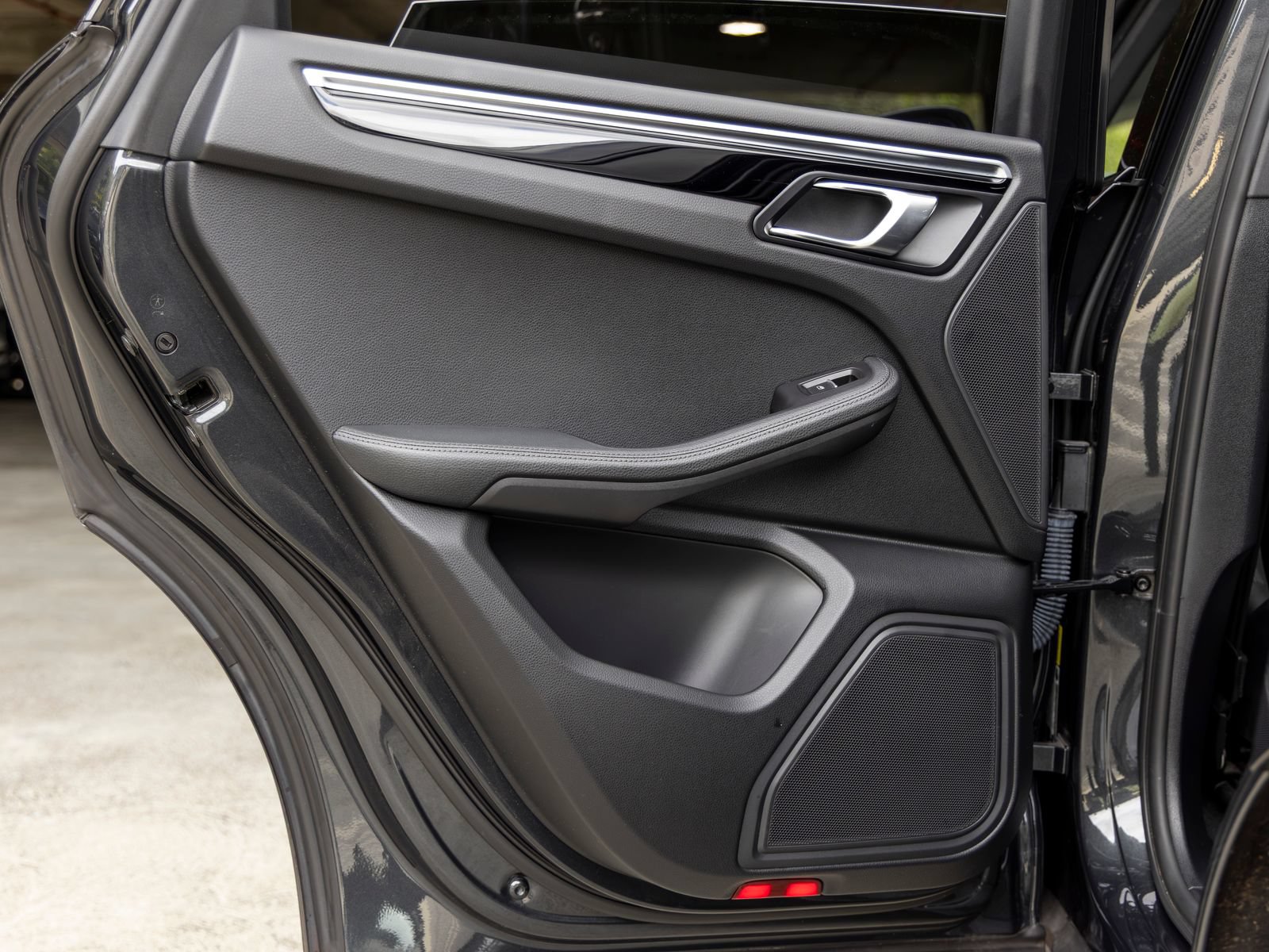 Certified 2021 Porsche Macan S AWD/4WD image 47