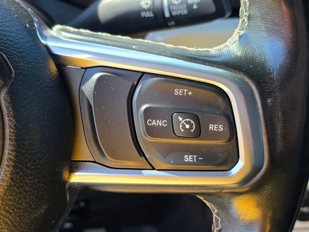 Used 2020 Jeep Gladiator Overland AWD/4WD image 19