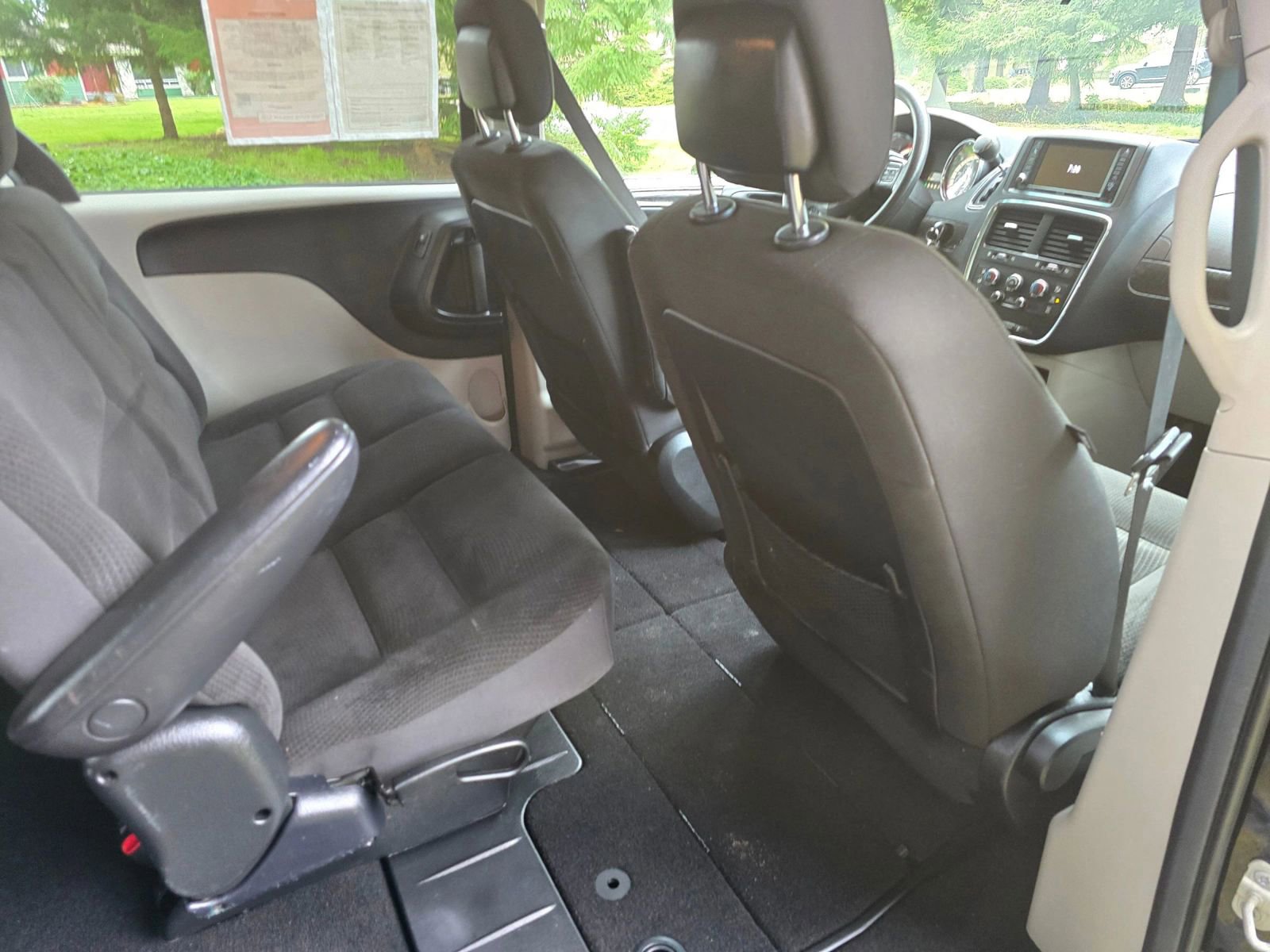 Used 2018 Dodge Grand Caravan SE image 13