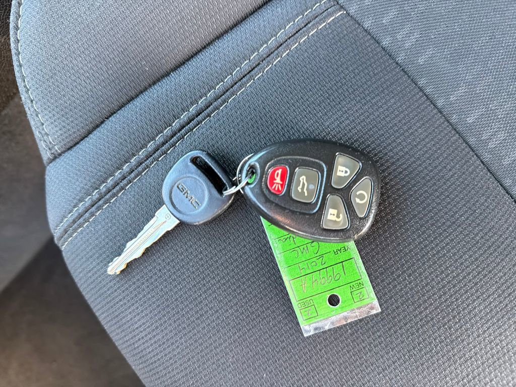 Used 2014 GMC Acadia SLE image 31