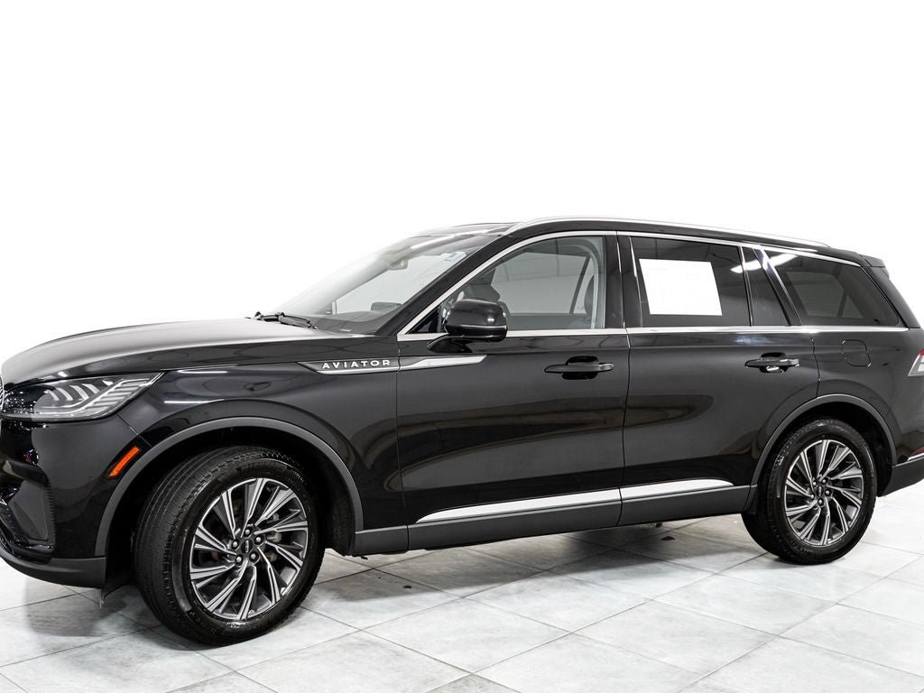 Used 2025 Lincoln Aviator AWD image 4