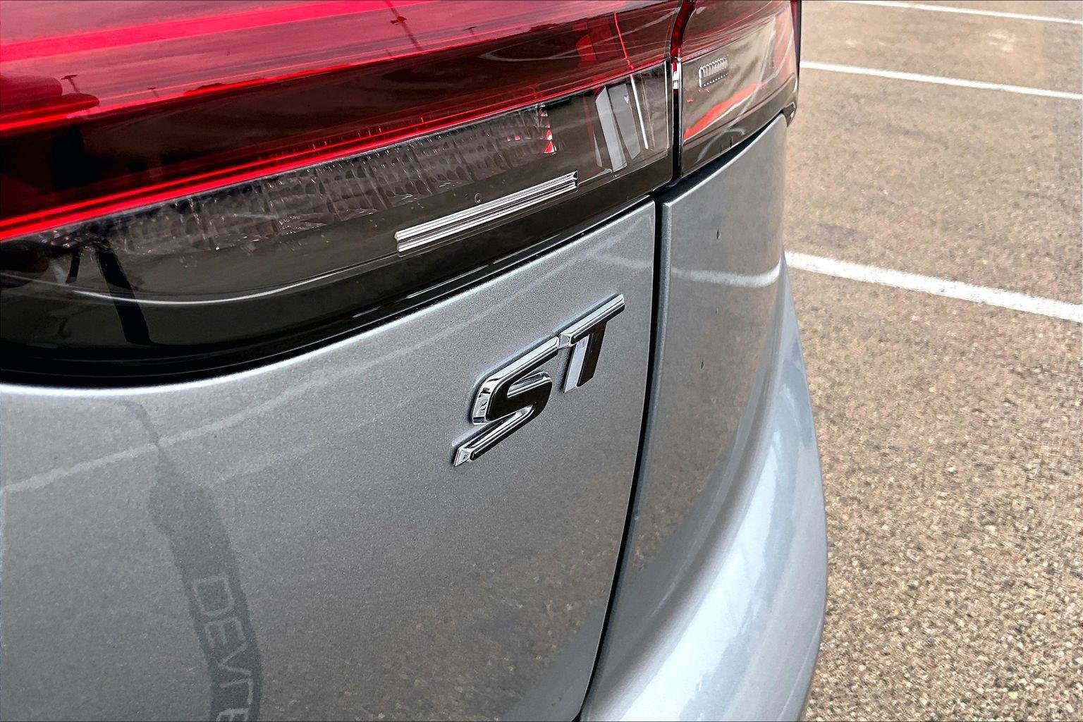 Used 2023 Buick Envision Preferred w/ Sport Touring Package AWD/4WD image 9
